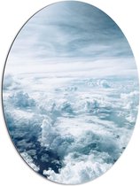 WallClassics - Dibond Ovaal - Boven de Wolken - 60x80 cm Foto op Ovaal (Met Ophangsysteem)