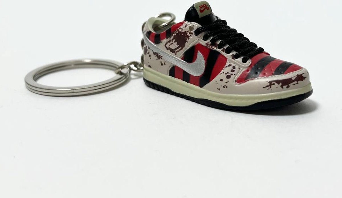 ShoeBlockX SneaKeys | Sleutelhanger | Tassenhanger | Nike Dunk Freddy Krueger | Sneakers | Cadeau