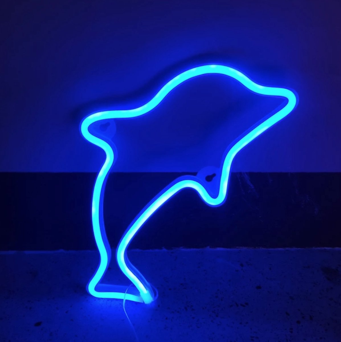 Neon led lamp - Dolfijn - Blauw - 27 x 21 cm - Incl. 3 AA batterijen - Neon Verlichting - Wandlamp