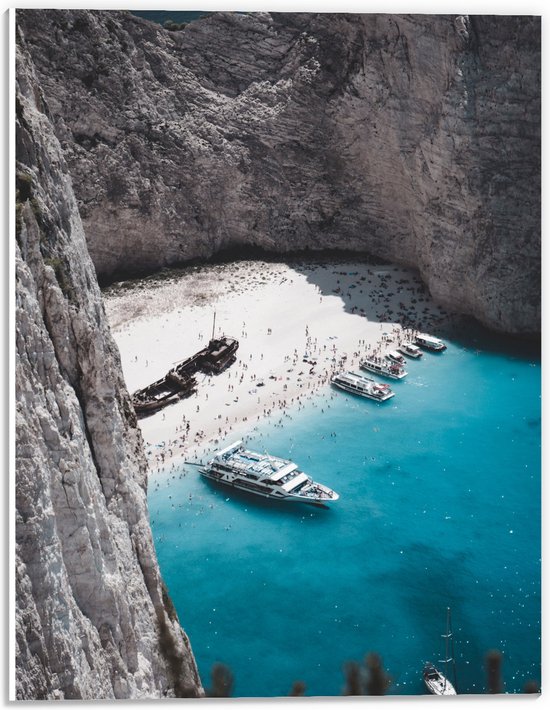 WallClassics - PVC Schuimplaat-  Boten op Navagio Beach op Zakynthos - 30x40 cm Foto op PVC Schuimplaat