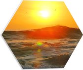 WallClassics - PVC Schuimplaat Hexagon  - Zon op het Wateroppervlak - 40x34.8 cm Foto op Hexagon (Met Ophangsysteem)