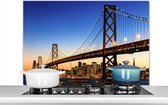 Spatscherm keuken - San Francisco - Skyline - Brug - Verlichting - Stad - Amerika - Wandscherm keuken - Kookplaat achterwand - 100x65 cm - Aluminium