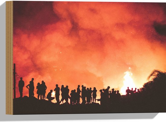 WallClassics - Bois - Groupe de personnes près du feu - 40x30 cm - 12 mm d'épaisseur - Photo sur bois (avec système de suspension)