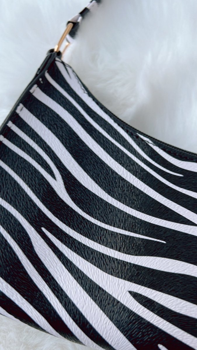 Schoudertas met zebra print| schoudertas | zebra look | 24 x 15 x 7 cm | handtas