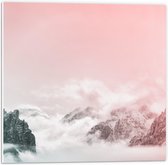 WallClassics - PVC Schuimplaat- Roze Lucht boven Wolken en Bergen - 50x50 cm Foto op PVC Schuimplaat