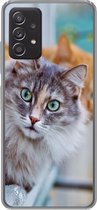 Geschikt voor Samsung Galaxy A33 5G hoesje - Kat - Raam - Katten - Siliconen Telefoonhoesje