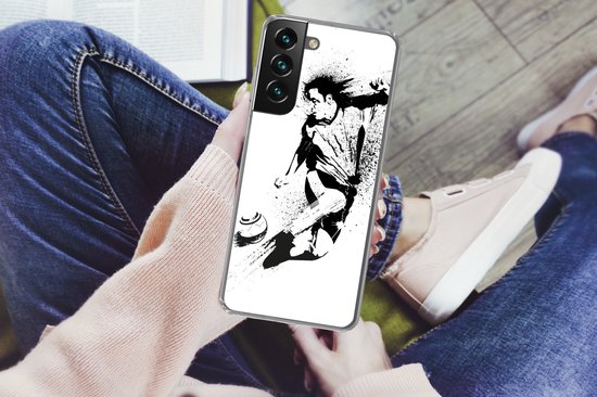 Coque Samsung Galaxy S22 - Une illustration d'une personne tirant un ballon de football vers le but - Garçons - Garçon - Enfant - Coque de téléphone en Siliconen
