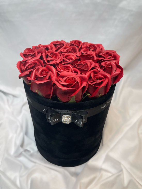 AG Luxurygifts Flower box - rozen box - cadeau box - cadeau - Valentijnsdag - soap roses - velvet - Moederdag - luxe - bloemen - rozen