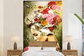 Behang - Fotobehang Vrouw - Bloemen - Kleuren - Vlinders - Rozen - Hoofddoek - Breedte 225 cm x hoogte 350 cm