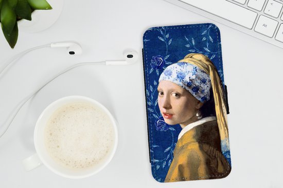 Telefoonhoesje Geschikt voor iPhone 13 Mini telefoonhoesje - Meisje met de parel - Delfts blauw - Vermeer - Bloemen - Schilderij - Oude meesters - Met vakjes - Wallet case met magneetsluiting