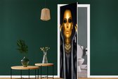 Deursticker Vrouw - Portret - Goud - Luxe - Zwart - 85x215 cm - Deurposter