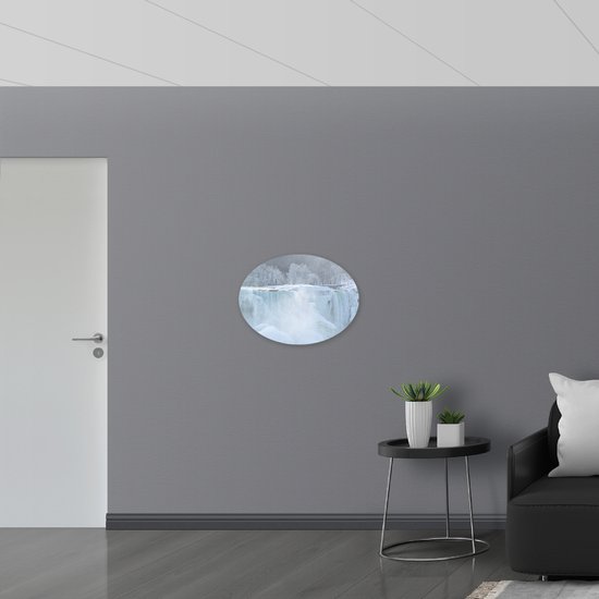 WallClassics - PVC Schuimplaat Ovaal - Witte Winter Waterval - 68x51 cm Foto op Ovaal  (Met Ophangsysteem)