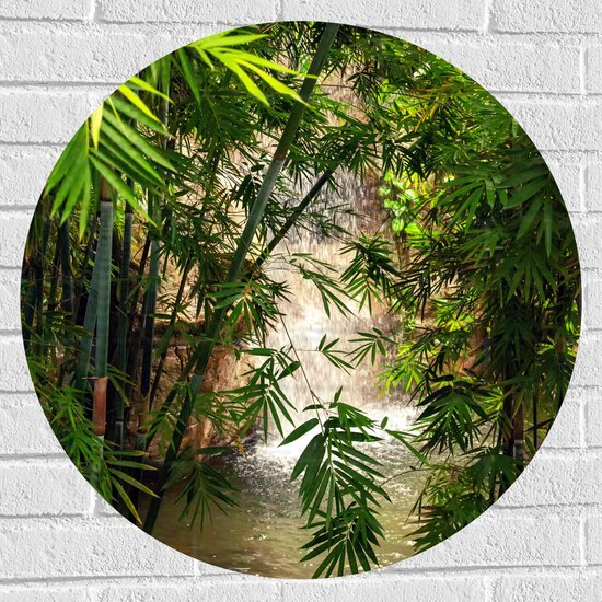 WallClassics - Muursticker Cirkel - Bamboe bij Waterval - 70x70 cm Foto op Muursticker