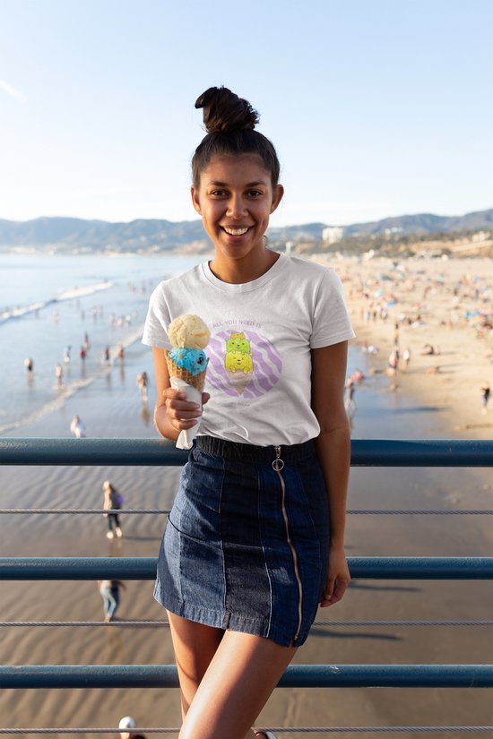 Shirt - All you need is ice cream - Wurban Wear | Grappig shirt | Zonnebril | Unisex tshirt | Reiskoffer | Handdoeken | Wit