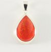 Pendentif en argent en forme de goutte avec corail rouge