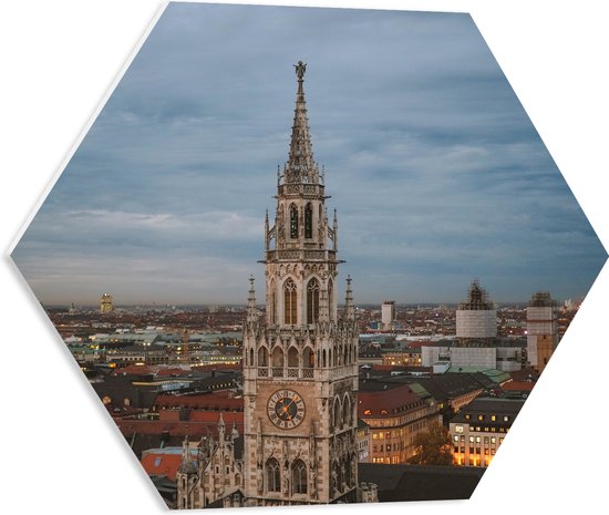 WallClassics - PVC Schuimplaat Hexagon - Bovenkant van het Stadhuis New Town Hall - 50x43.5 cm Foto op Hexagon (Met Ophangsysteem)