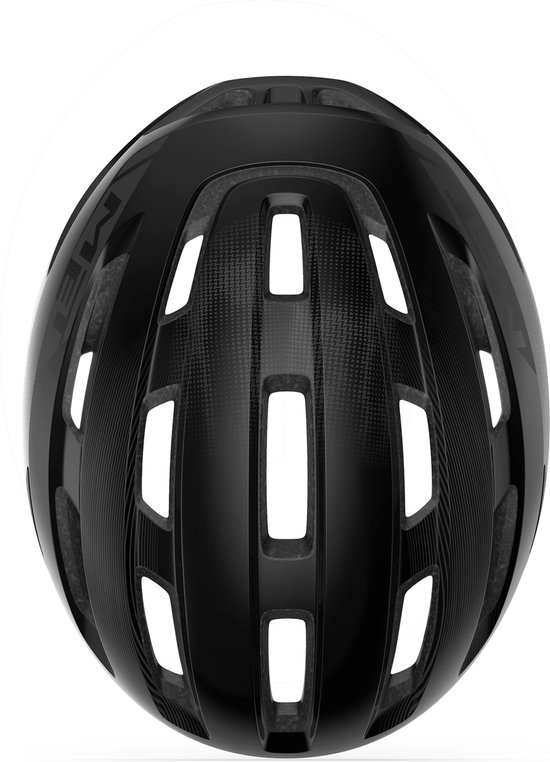 Bovenaanzicht van een zwarte MET helm met meerdere ventilatieopeningen.