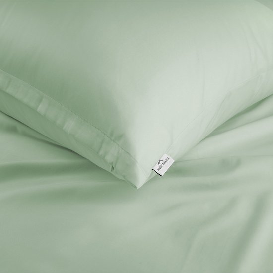 Nordic Paradise - Housse de couette en satin de Katoen de Luxe 200x220 cm + 2 taies d'oreiller 60x70 cm avec fermeture éclair fine - Vert pastel