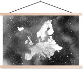 Posterhanger incl. Poster - Schoolplaat - Europakaart op sterrenstelsel achtergrond van waterverf - zwart wit - 150x100 cm - Blanke latten