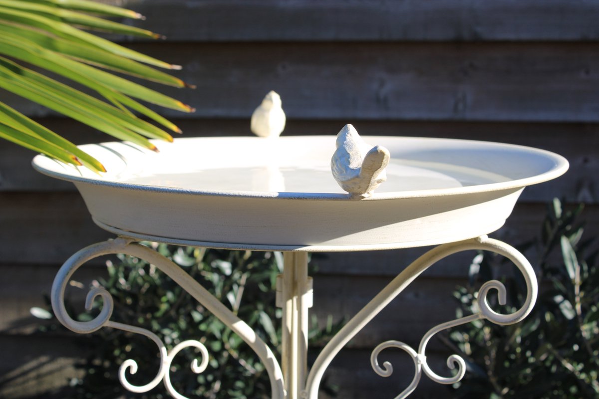 Relaxdays Abreuvoir en fonte, bain avec pied pour oiseaux sauvages, jardin,  design antique, 74,5 cm de haut, blanc