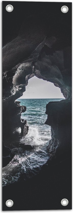 Tuinposter – Uitkijk op Zee vanuit Smalle Grot - 20x60 cm Foto op Tuinposter (wanddecoratie voor buiten en binnen)