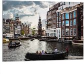 WallClassics - Dibond - Bootjes in de Grachten van Amsterdam - 100x75 cm Foto op Aluminium (Wanddecoratie van metaal)