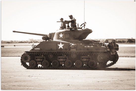 WallClassics - Poster Glanzend – Tank uit het Leger in het Zwart Wit - 90x60 cm Foto op Posterpapier met Glanzende Afwerking