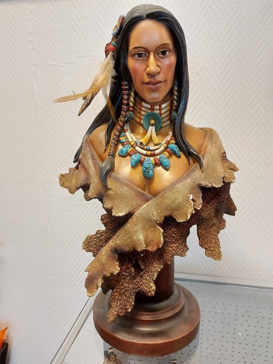 Vrouwelijke indiaan / indianen beeld / borstbeeld 55 cm