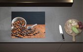 Inductieplaat Beschermer - Koffiebonen uit Koffiekop op Tafel - 60x52 cm - 2 mm Dik - Inductie Beschermer van Vinyl