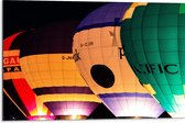 WallClassics - Dibond - Vier Verschillende Kleuren Luchtballonnen in het Donker - 75x50 cm Foto op Aluminium (Wanddecoratie van metaal)