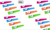 92x Instrument de musique Kazoo couleurs assorties - Musique kazoo festival fête à thème party fun carnaval