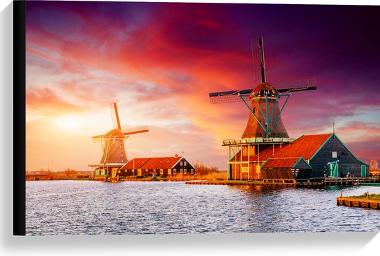 Canvas - Nederlandse Windmolens aan het Water onder Paars met Oranje Lucht - 60x40 cm Foto op Canvas Schilderij (Wanddecoratie op Canvas)