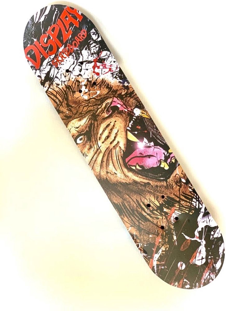 skateboard display lion