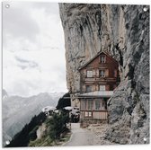 WallClassics - Tuinposter – Huisje op de Noordelijke top van Appenzeller Alpen - 80x80 cm Foto op Tuinposter (wanddecoratie voor buiten en binnen)