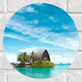 WallClassics - Muursticker Cirkel - Hotel op het Water - Malediven - 30x30 cm Foto op Muursticker