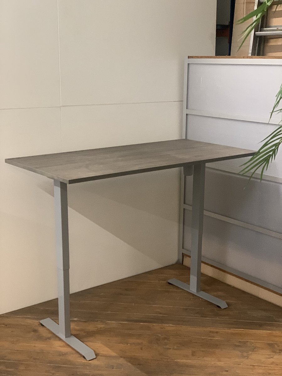 FB01 - elektrisch zit sta bureau met memory - logan donker eiken - grijs onderstel - 180 x 80 - NIEUW