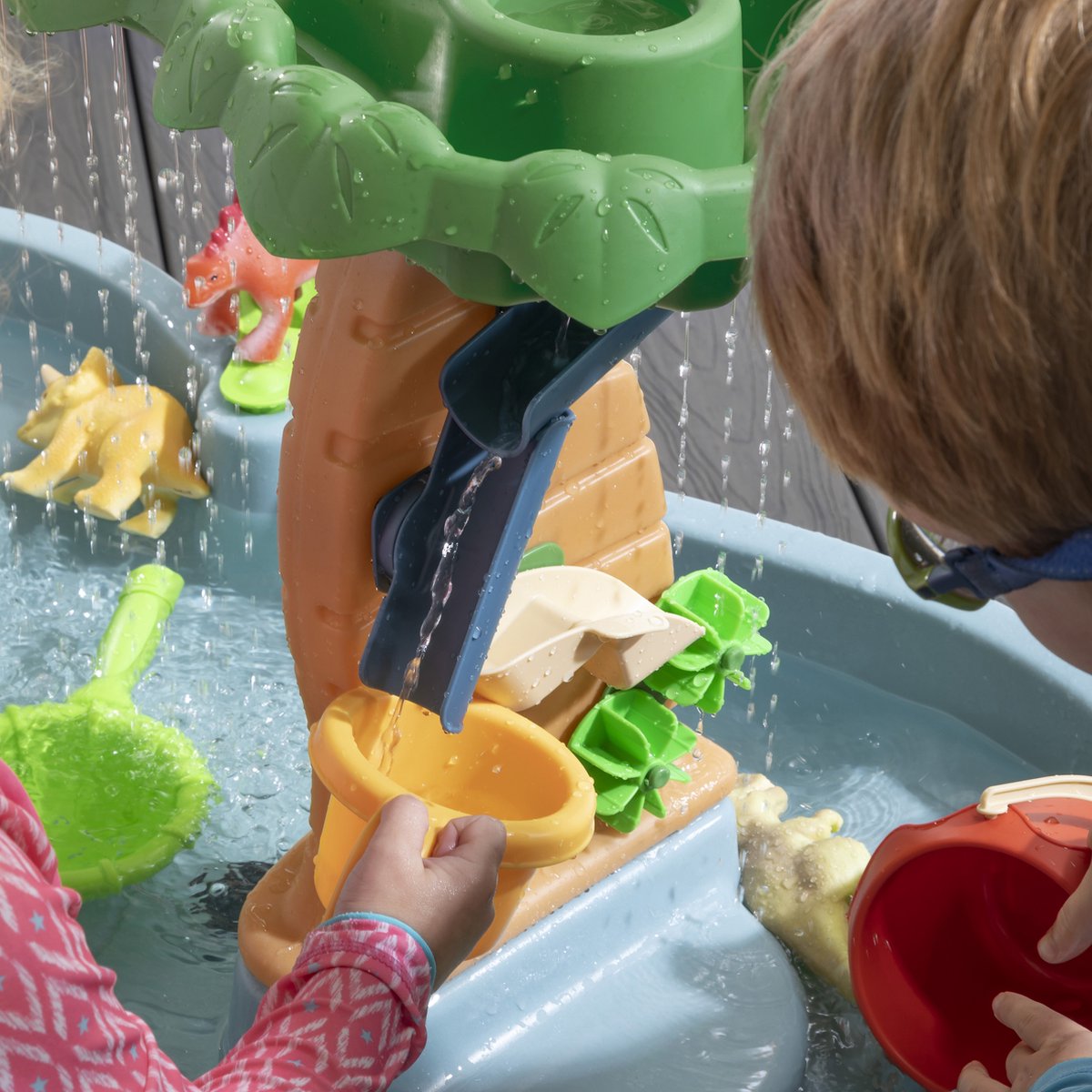 Step2 Dino Showers Watertafel - incl. 13-delig accessoireset - Waterspeelgoed voor kind - Activiteitentafel met water voor de tuin / buiten — afbeelding 8