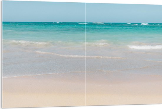 WallClassics - Acrylglas - Wit Strand met Helderblauwe Oceaan - 120x80 cm Foto op Acrylglas (Met Ophangsysteem)