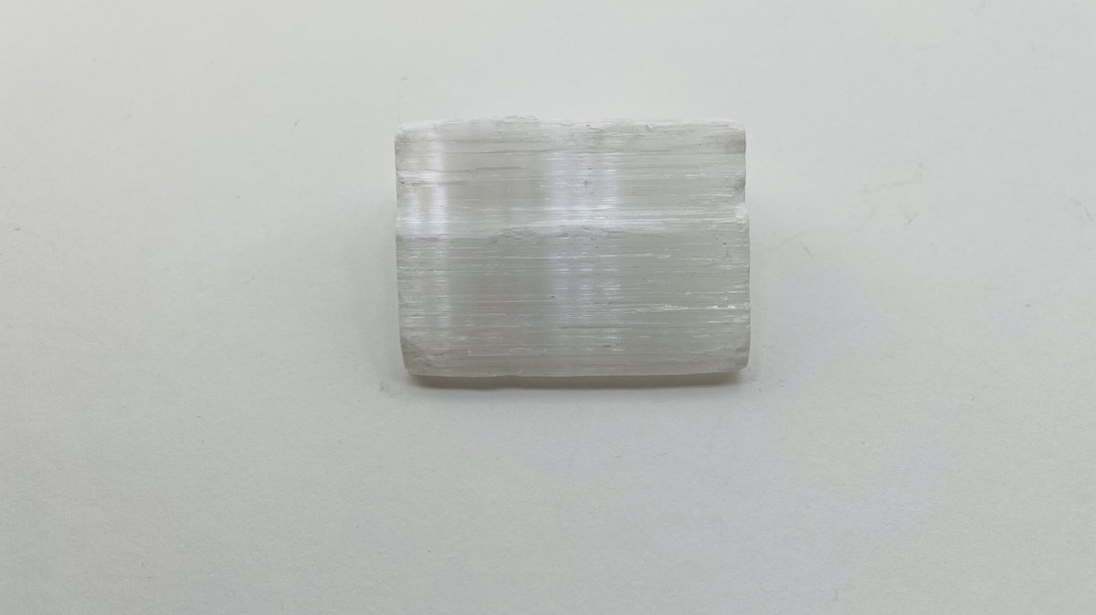 Edelsteen Seleniet/ Kleur Wit 4,8 x 2 x 3.5 cm