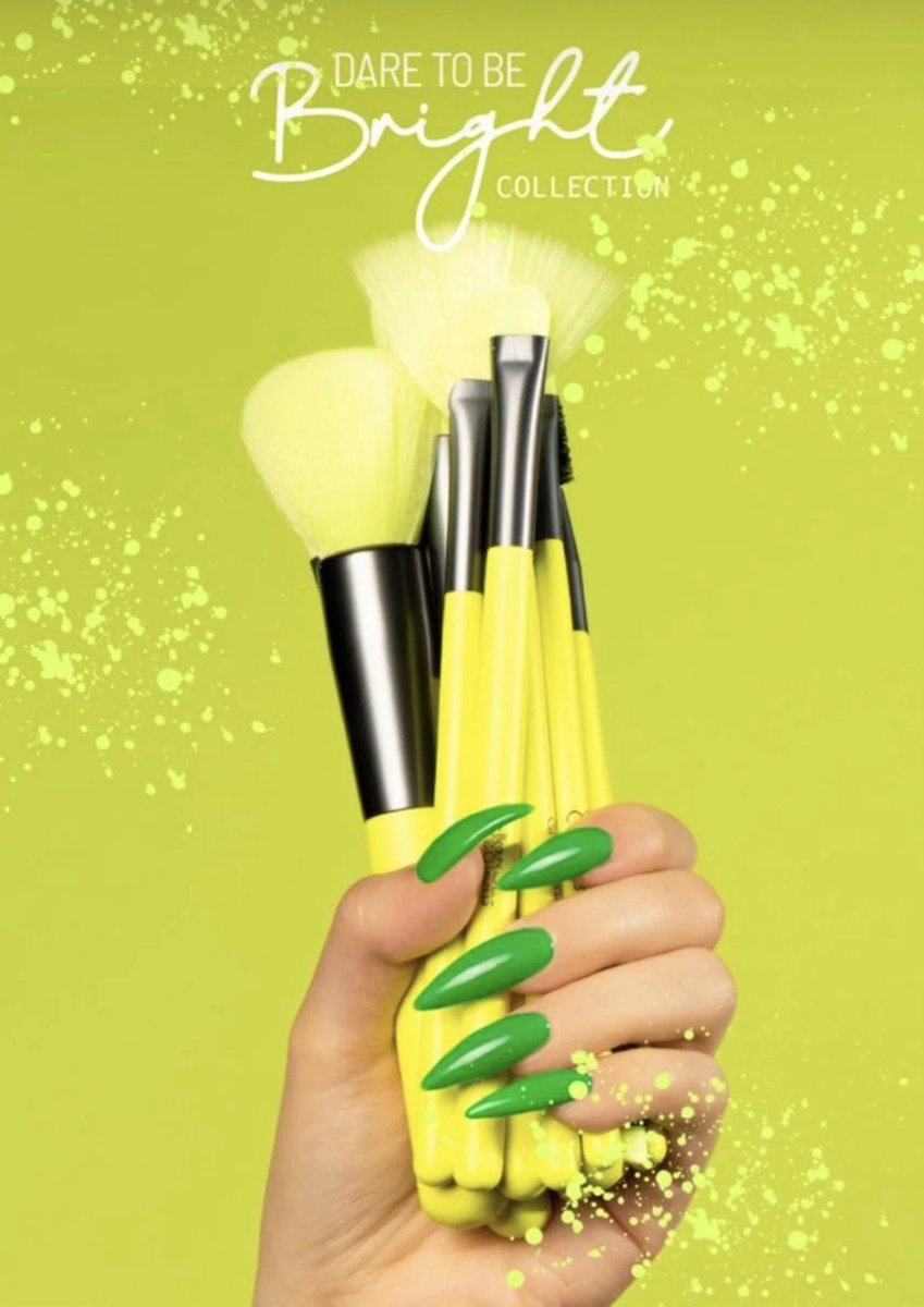 Beauty Creations – Dare To Be Bright Boujee Neon Yellow Make-up Kwastenset (15-delig, inclusief etui)