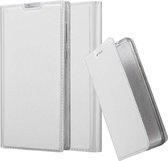 Cadorabo Hoesje geschikt voor Sony Xperia L1 in CLASSY ZILVER - Beschermhoes met magnetische sluiting, standfunctie en kaartvakje Book Case Cover Etui