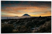 WallClassics - Plaque de Mousse PVC - Vue du Volcan au Loin - Photo 60x40 cm sur Plaque de Mousse PVC (Avec Système d'accrochage)
