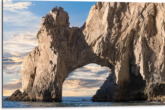 Dibond - Grote Rotsen Boog genaamd ''The Arch of Cabo San Lucas'', Mexico - 75x50 cm Foto op Aluminium (Met Ophangsysteem)