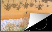 KitchenYeah® Inductie beschermer 77x51 cm - Strand - Schaduw - Palmboom - Kookplaataccessoires - Afdekplaat voor kookplaat - Inductiebeschermer - Inductiemat - Inductieplaat mat
