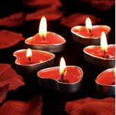 Rode hartjes theelichtjes / kaarsjes met theelichthouder 13 cm - Huwelijk - Bruiloft - Valentijn - Waxinelichtjes hart