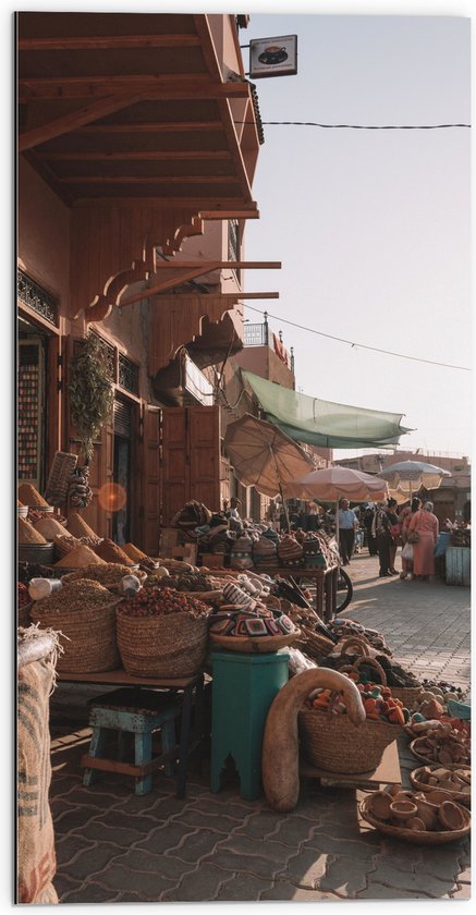 WallClassics - Dibond - Markt in Marrakesh - Marokko - 50x100 cm Foto op Aluminium (Met Ophangsysteem)