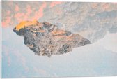 WallClassics - Acrylglas - Weerspiegelende Berg - 90x60 cm Foto op Acrylglas (Wanddecoratie op Acrylaat)