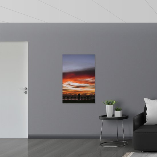 WallClassics - Drapeau - Ciel Wit/ Oranje au-dessus d'une jetée en bord de mer - Photo sur drapeau en polyester 70 x 105 cm
