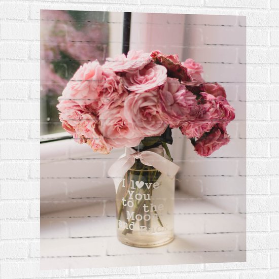 Muursticker - Boeket Roze Bloemen in Doorzichtige Vaas met Tekst ''I Love You To The Moon And Back'' - 75x100 cm Foto op Muursticker