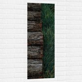 WallClassics - Muursticker - Houten Pad langs Grasveld - 40x120 cm Foto op Muursticker